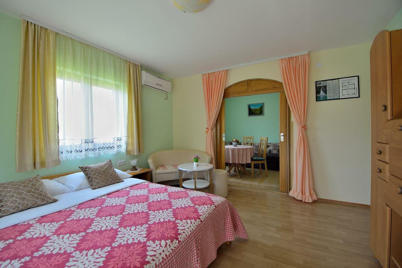 רסטובקה Guesthouse Ana&Ljubo מראה חיצוני תמונה